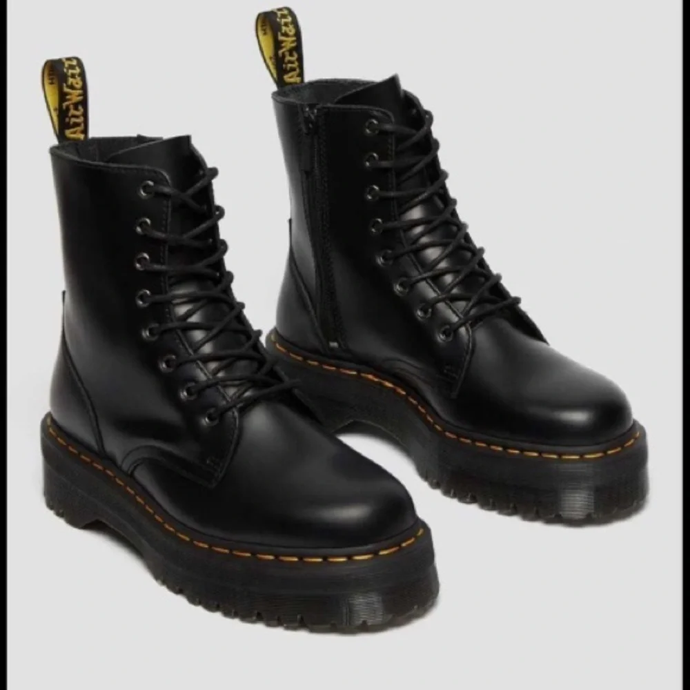 New Dr Martens Jadon Smooth Leather Platform Boots size 9